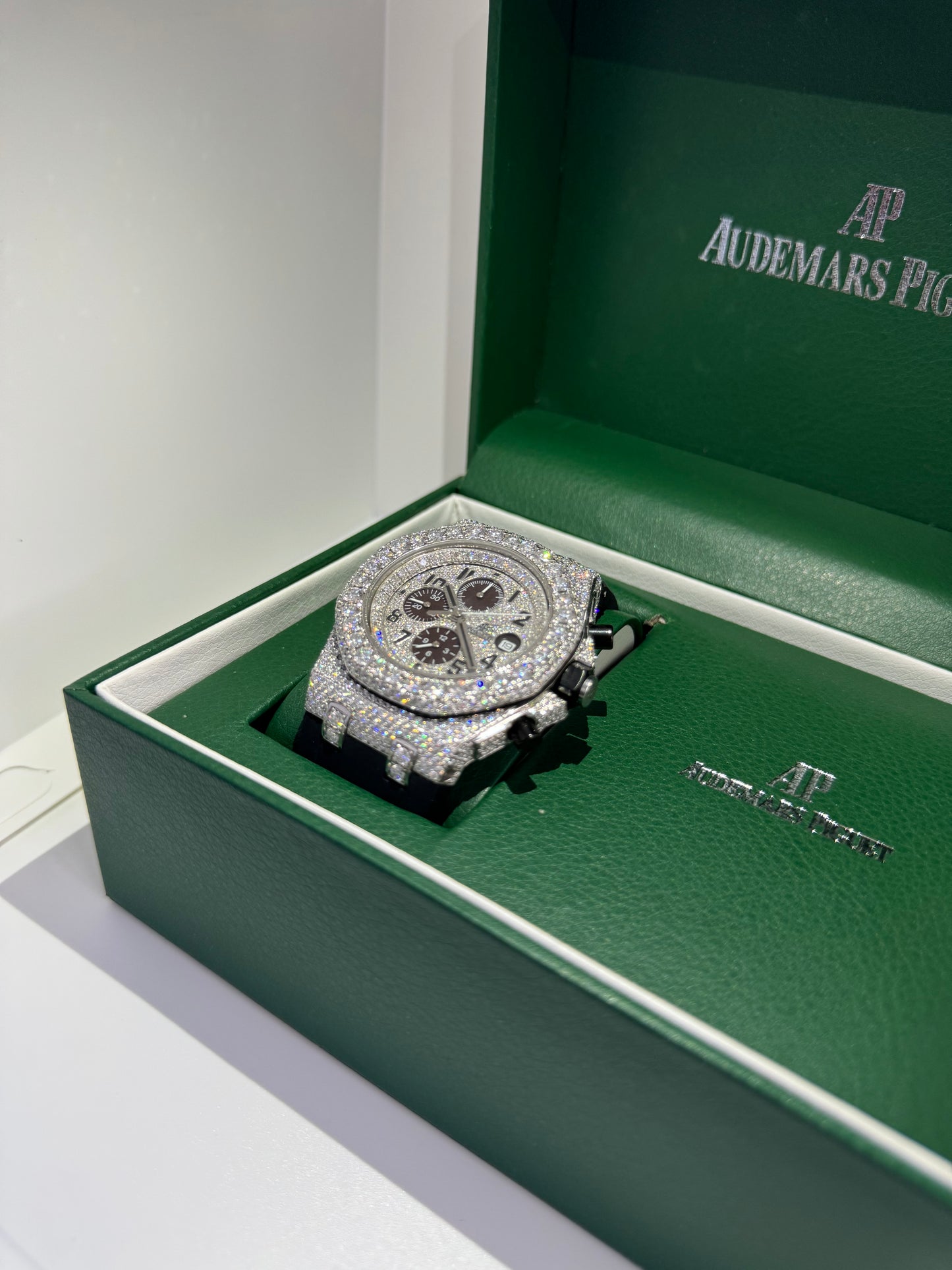 Reloj Audemars Piguet Royal Oak Offshore VVS1 Moissanite Diamond