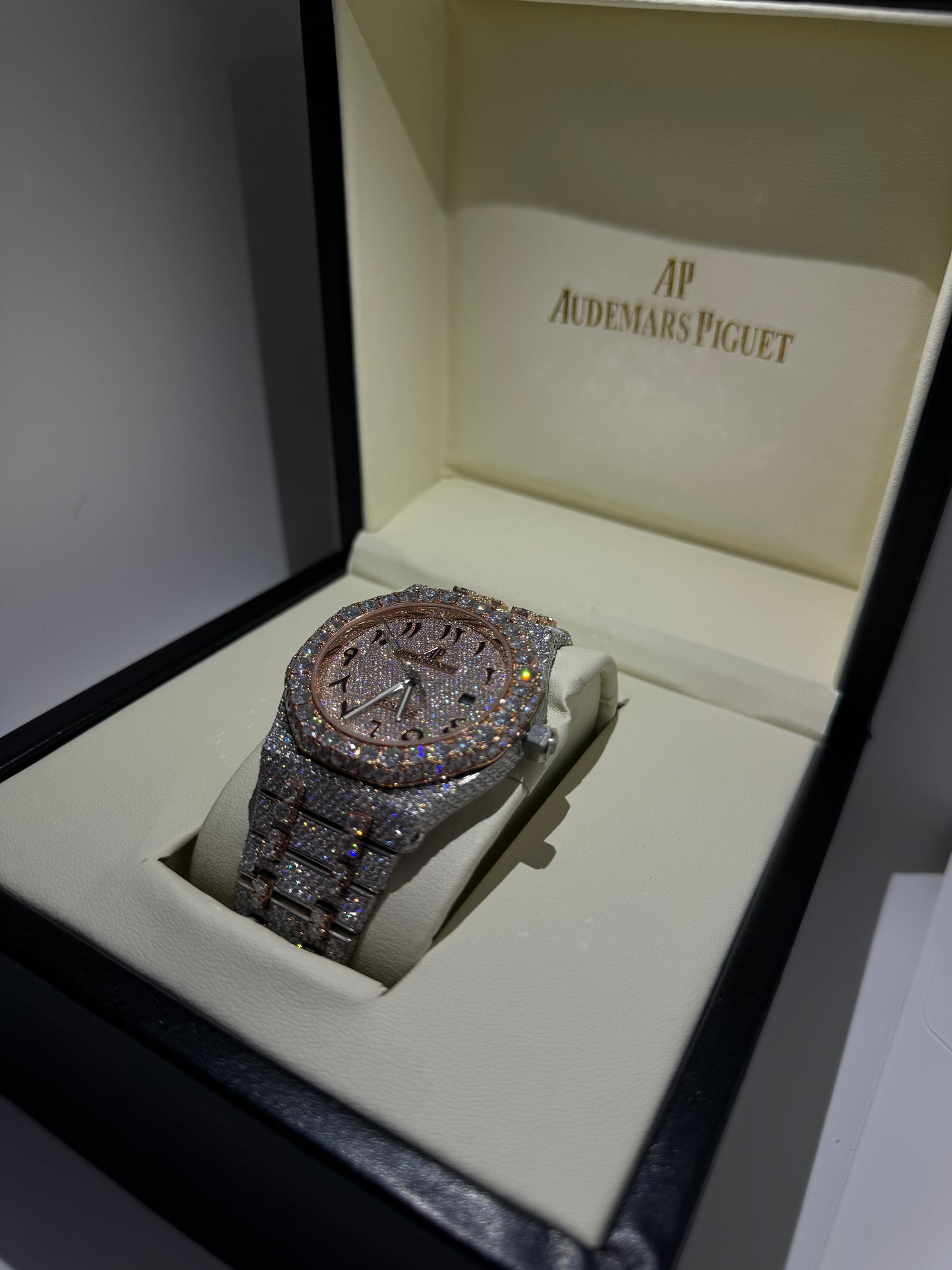 Reloj Audemars Piguet Royal Oak Offshore VVS1 Moissanite Diamond
